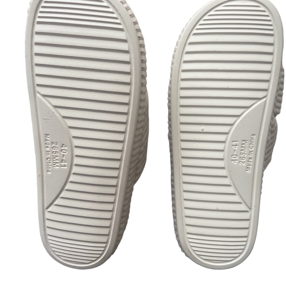 Women slippers - Picture 2 of 2